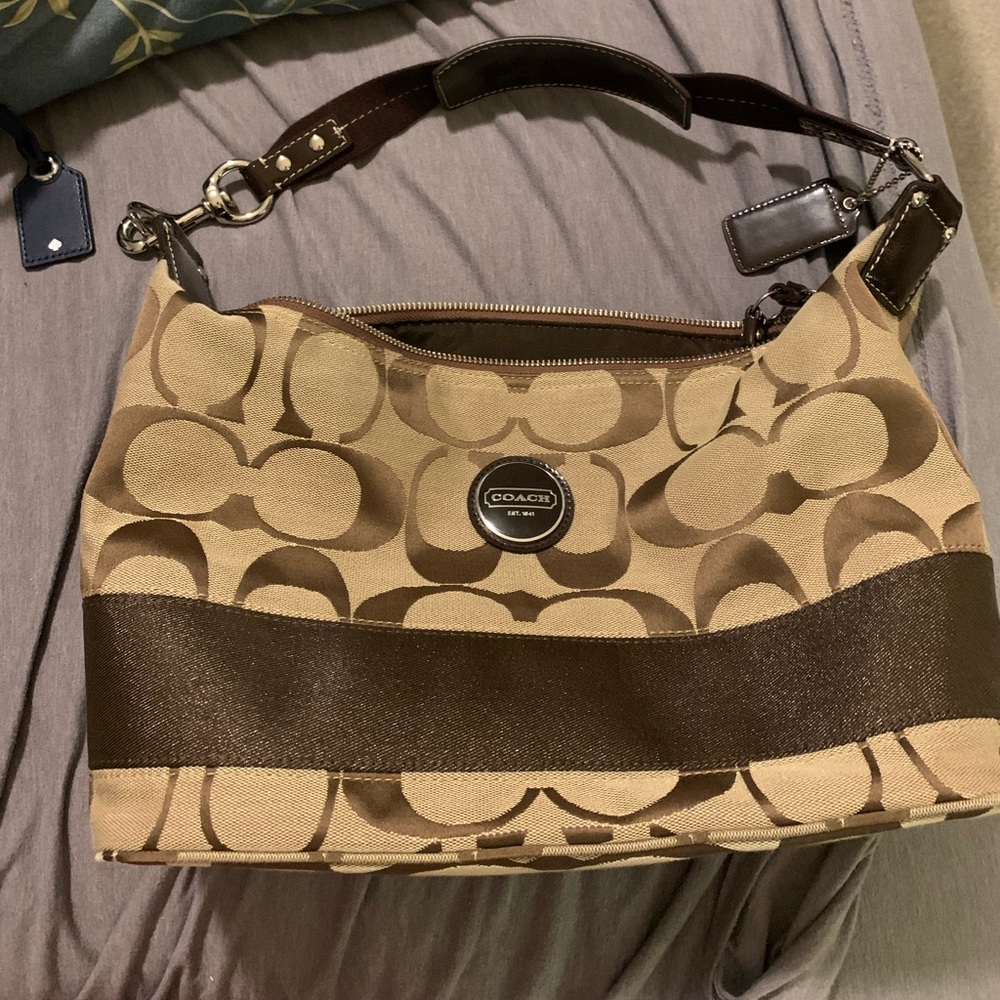 Coach Hobo Handbag. Gently Used. Excellent Condition.